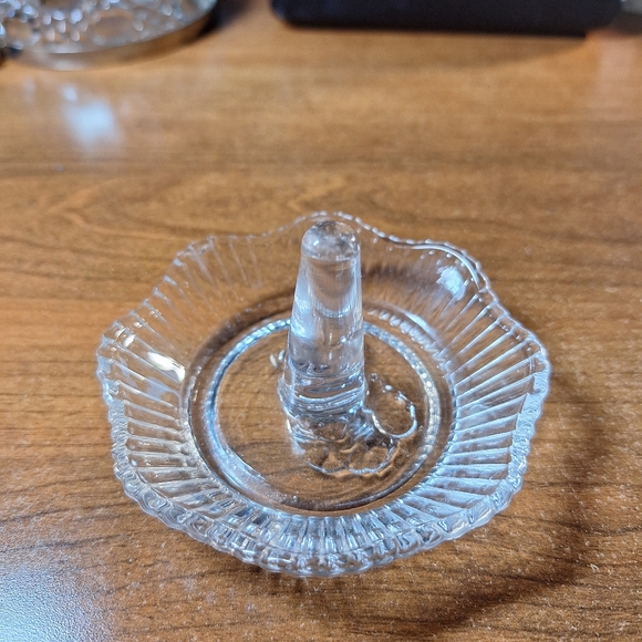 CRYSTAL RING DISH (NEW) - Picture 3 of 5
